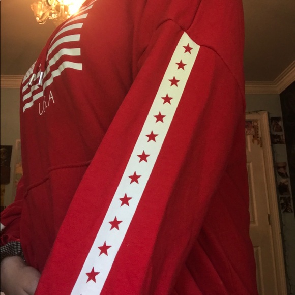 San Francisco Red Sweatshirt - Picture 2 of 3